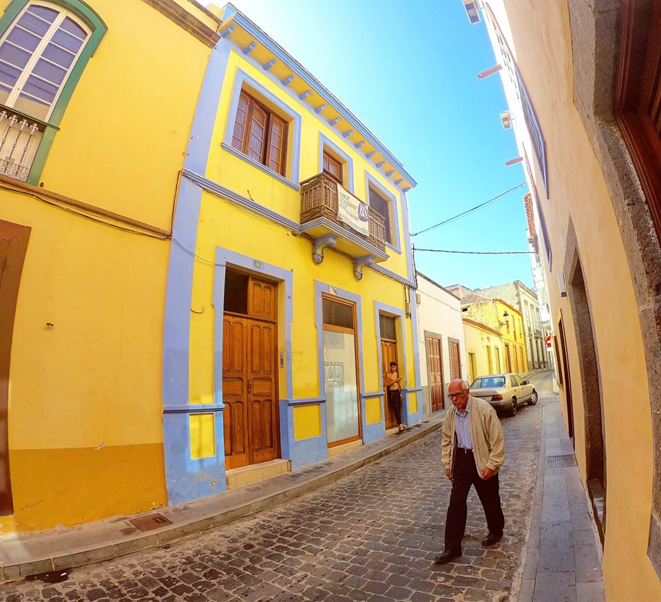 Guia town street scene: Gran Canaria