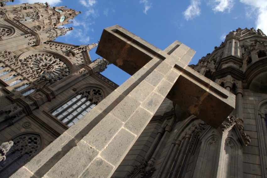 Arucas church is open in the morning and for evening mass