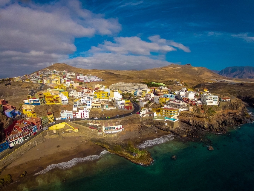 Sardina del Gáldar beach and village