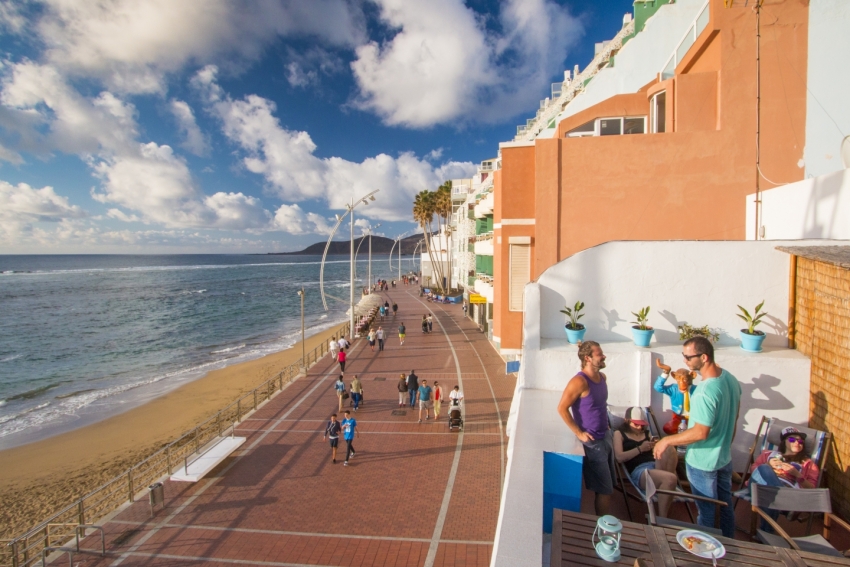 Coworking the surfy way in Las Palmas at the Ventana Azul hostel