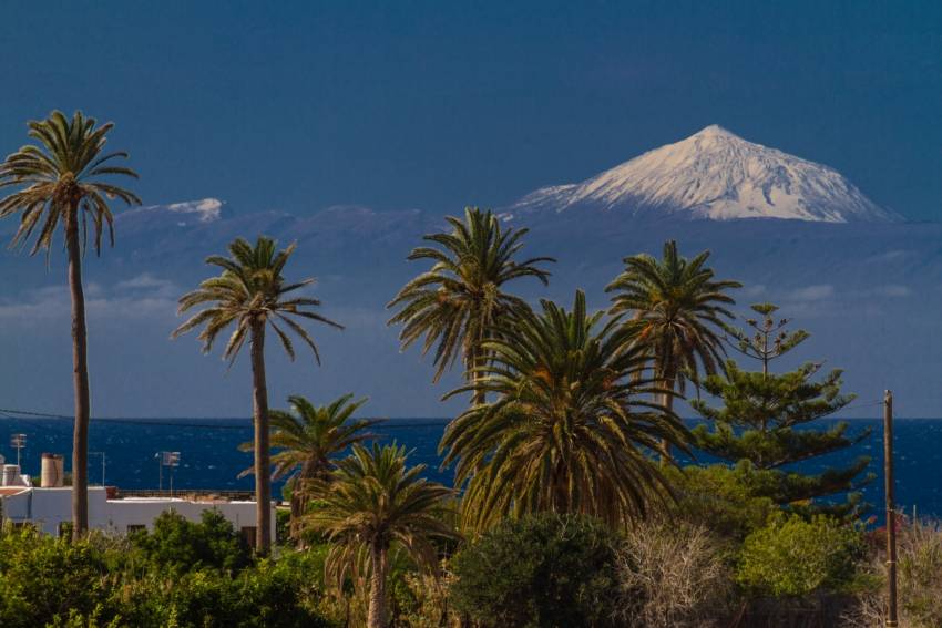 Gran Canaria is next to Tenerife